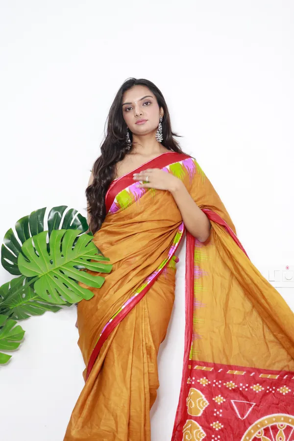 HANDICRAFT_WOMEN'S_Ikkat_PRINT_PURE_SOFT_COTTON_SAREE_WITH_BLOUSE_PIECE_With_Blouse_Piece